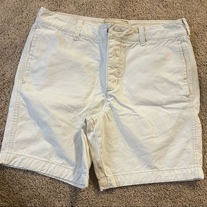 White Hollister shorts